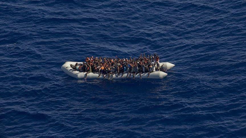 لاجئين في البحر