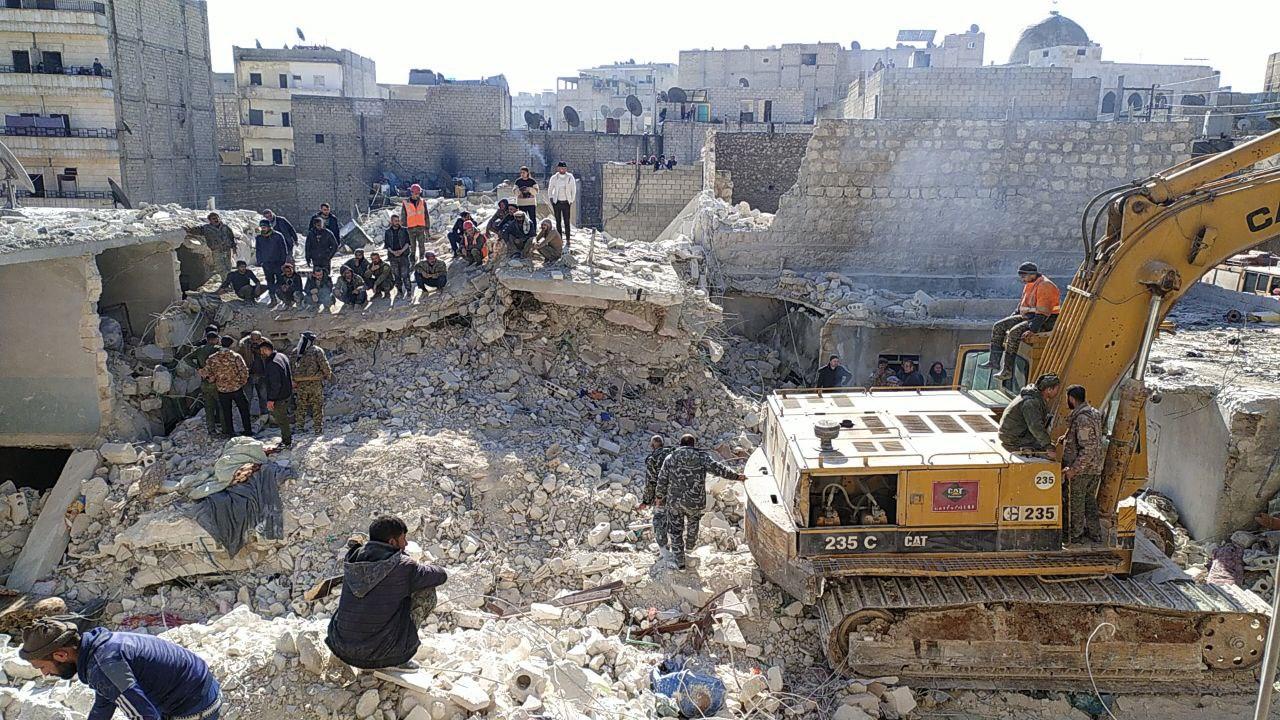 انهيار مبنى في حلب 