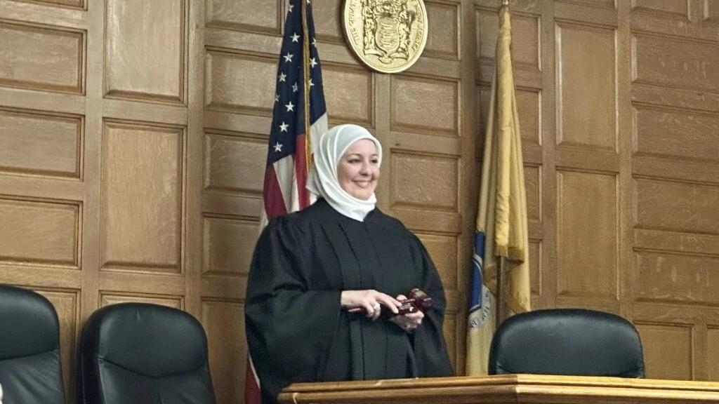 محامية سورية تصبح أول قاضية محجبة في الولايات المتحدة