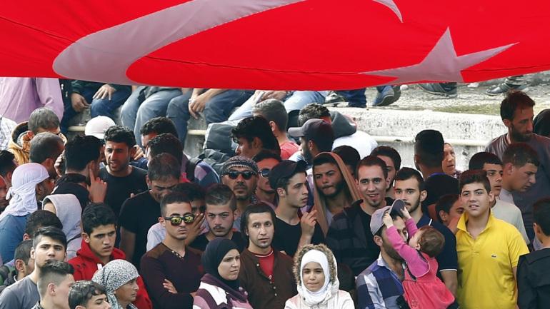 تركيا تنفي نيتها بإعادة اللاجئين السوريين إلى بلادهم