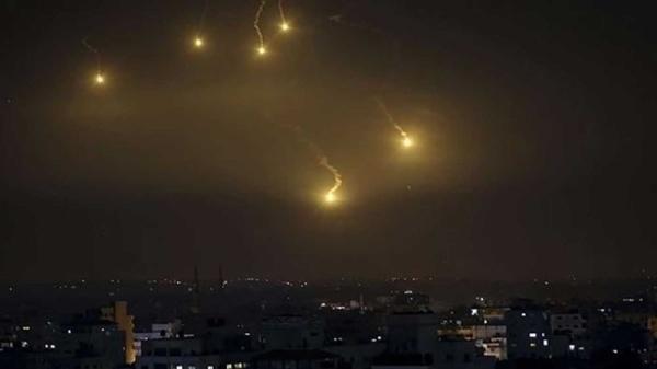 الدفاعات الجوية تتصدى لعدوان إسرائيلي استهدف نقاطاً في محيط دمشق