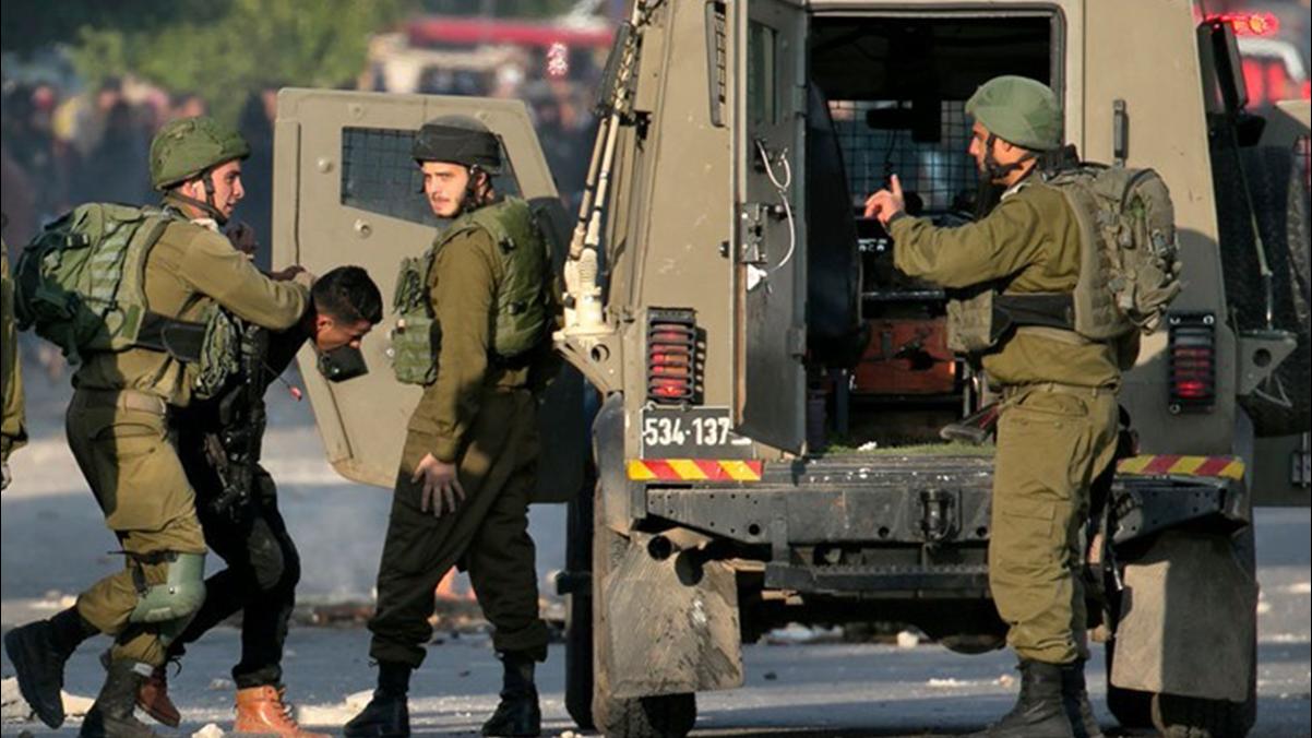 الاحتلال الإسرائيلي يستمر باعتقال مواطني الضفة الغربية