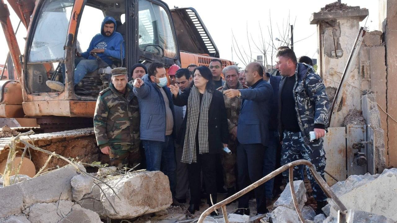 وزيرة الإدارة المحلية والبيئة تتفقد أضرار العدوان في حمص  
