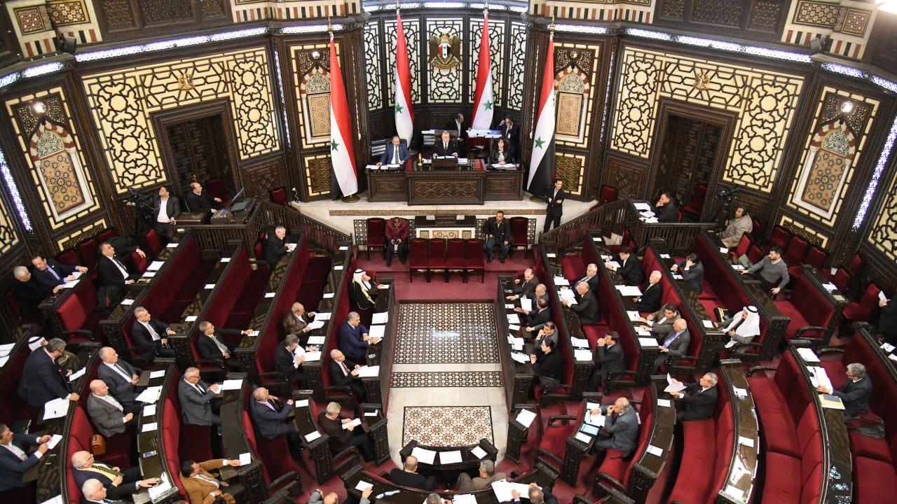 مجلس الشعب يقر مشروعي قانونين حول مصارف التمويل الأصغر ورسم الإنفاق الاستهلاكي
