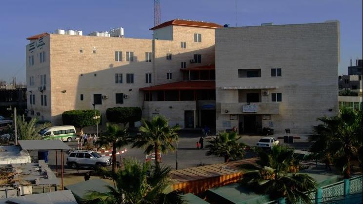 المكتب الإعلامي الحكومي بغزة ينفي الأخبار عن توغل قوات الاحتلال داخل مستشفى شهداء الأقصى