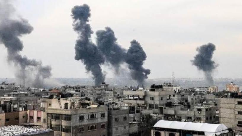 5 شهداء فلسطينيين بينهم عاملون بمنظمات دولية في قصف 
