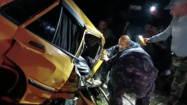 وفاة إمرأة وإصابة 4 جراء حادث مروري على أوتستراد جبلة
