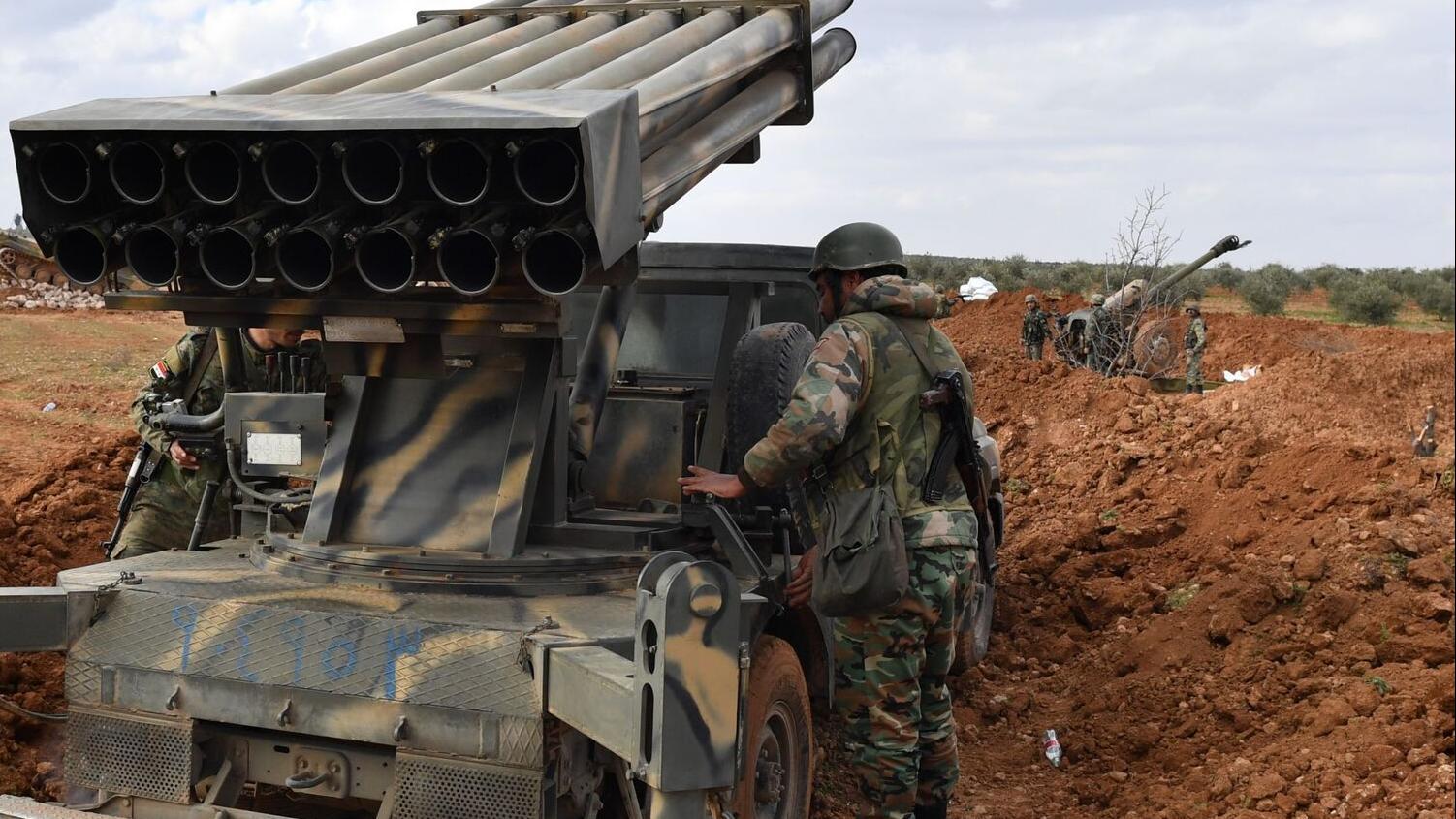 وحدات الجيش تستهدف مواقع لإحدى الميليشيات غرب حماة، والمجموعات المسلحة شرق إدلب
