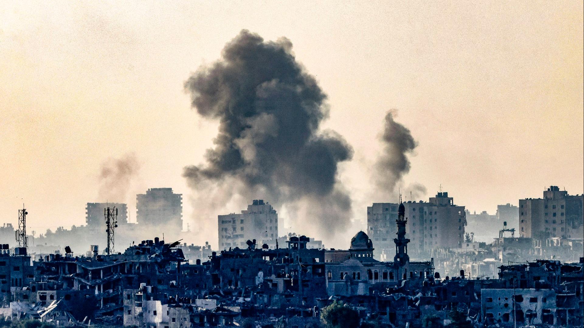 شهداء باستهدف تجمع للمدنيين في غزة.. والاعتقالات متواصلة في الضفة