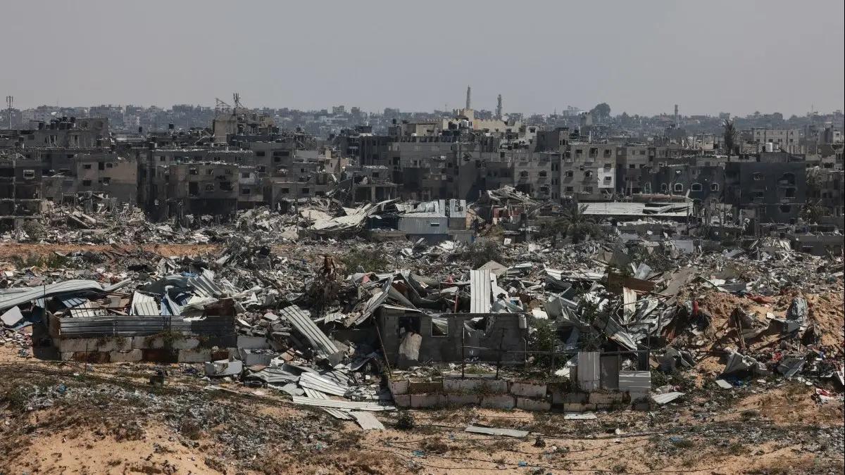  القنابل غير المنفجرة بغزة قد تستغرق 14 عاماً لإزالتها، والصحة تحذر من كارثة صحية 