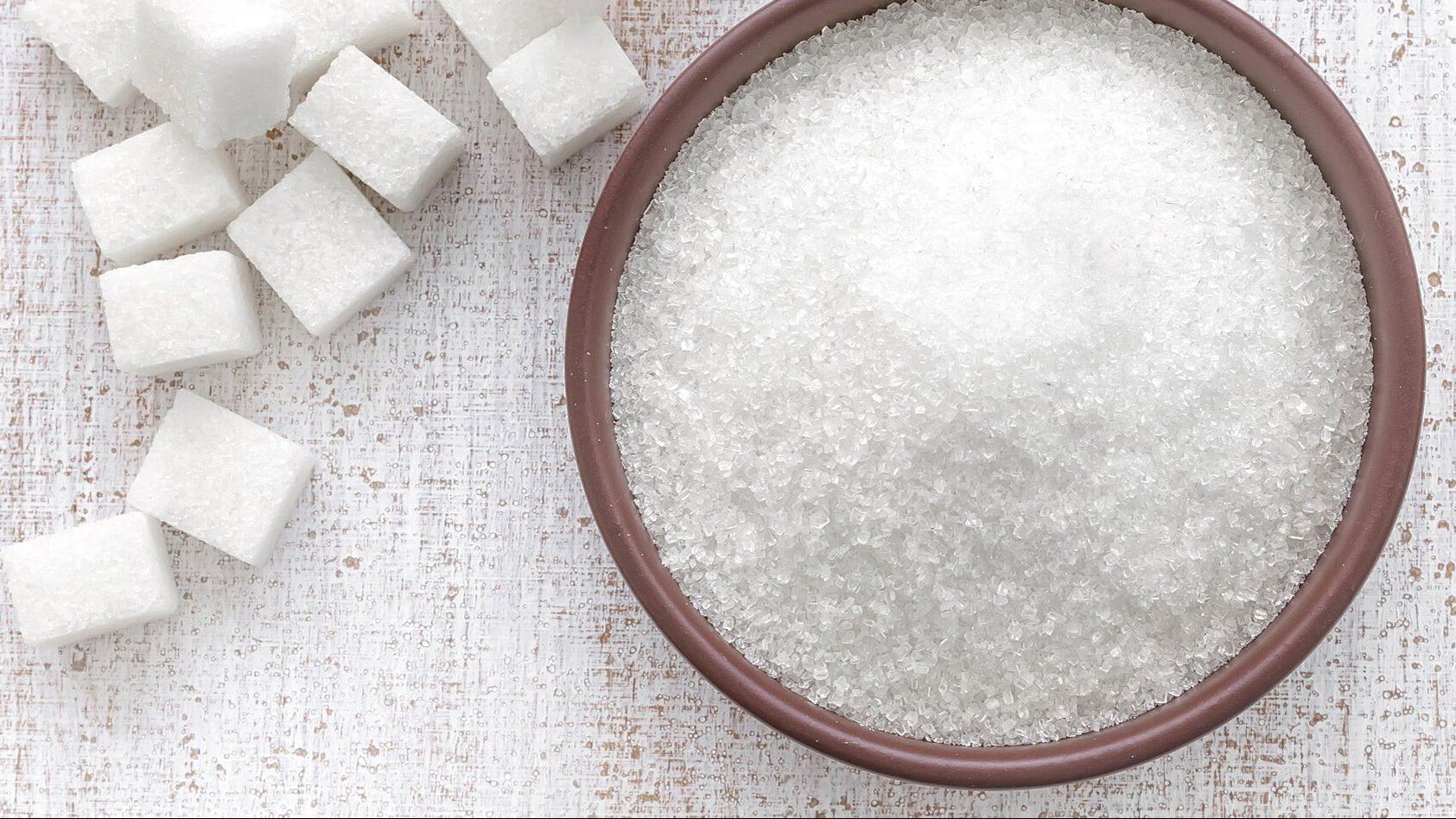 فرض ضميمة على مستوردات مادة السكر الأبيض.. وتوجه حكومي لرفع الدعم عن السكر حرصاً على الصحة العامة