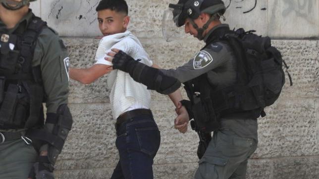 15 معتقلاً فلسطينياً من الضفة الغربية بينهم فتاة وطفلان