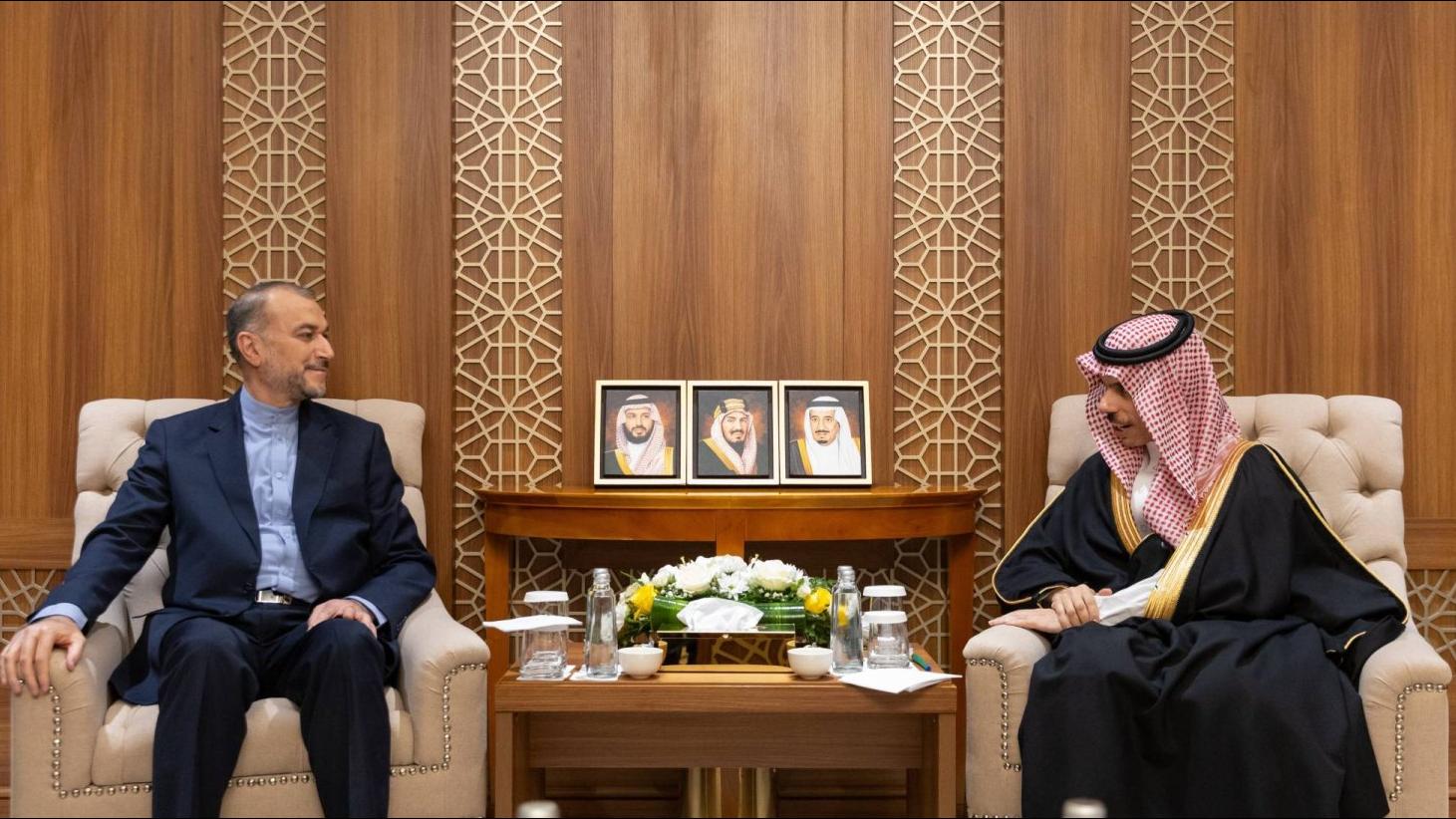 وزير الخارجية السعودي يبحث مع نظيره الإيراني الوضع في غزة