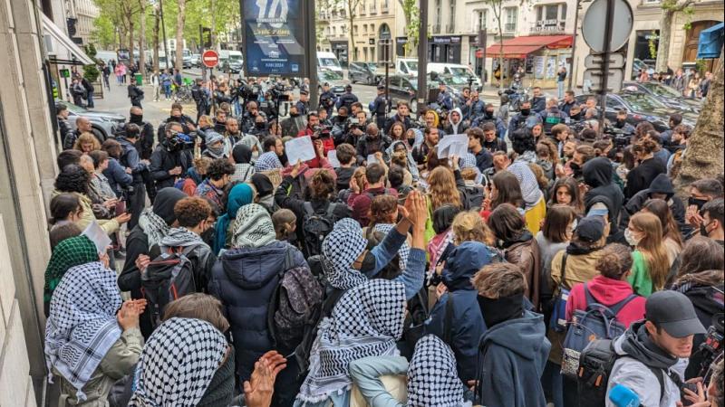 تظاهرة في باريس للمطالبة بوقف العدوان على غزة
