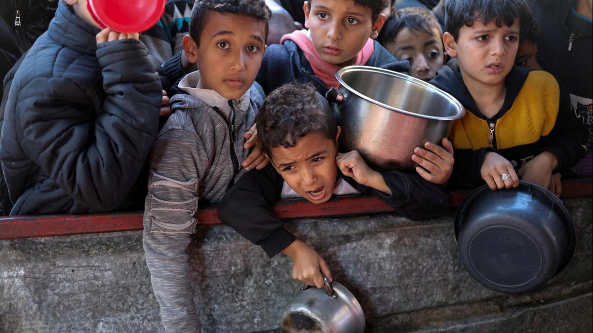 مسؤول أممي يحذّر من عواقب نقص الغذاء في غزة