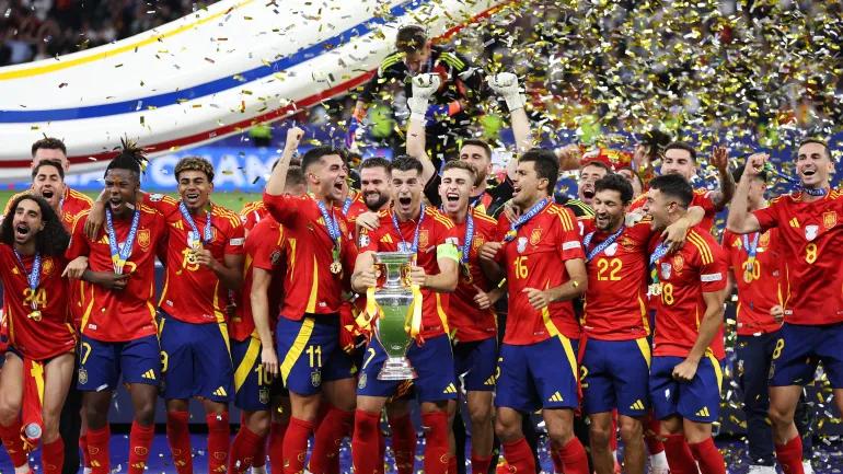 إسبانيا تتوج بلقب يورو 2024 بعد فوزها على إنجلترا