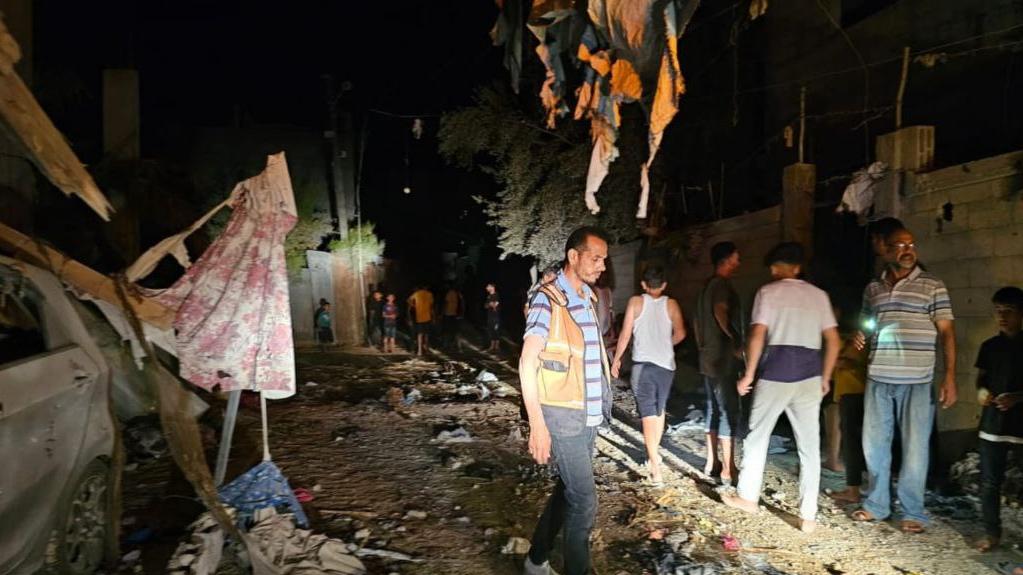 49 شهيداً في غزة خلال 24 ساعة، والدفاع المدني يواصل عمليات الإنقاذ في القطاع